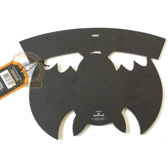 Brand NEW Hallmark Halloween Trick or Treat Bat Door Wall Sign Decoration - Picture 2 of 4